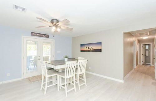 Bay Breeze Escape - 3BR Home with Game Room, Huge Backyard, Patio & Minutes from Boardwalk - Foto 10