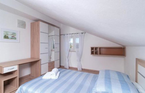 Five-Bedroom Holiday Home In Donji Humag - Photo 33