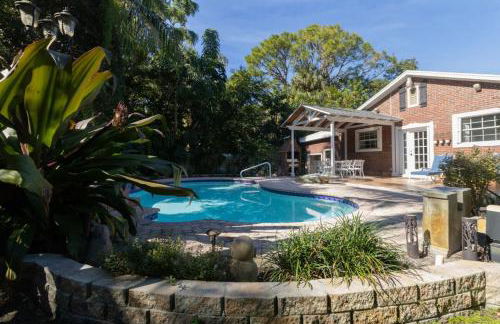 NEW Hugh St Hideaway with Pool - Photo 29