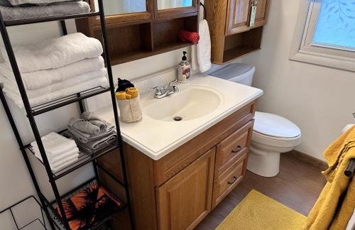 The Perch - Riverfront, Starlinks WiFi & Hot Tub - Photo 15