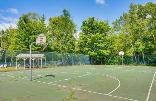 Haverhill Mtn Retreat Hike, Ski, Relax in Hot Tub - Foto 44