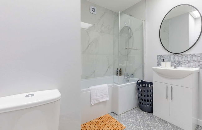 Newly Renovated 3BD Home, Islington! - Foto 35