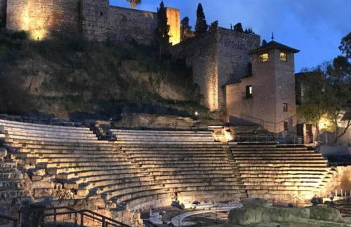 CITY CENTER BIG APARTMENT-FAMILY & FRIENDS-5 Beds - Photo 28