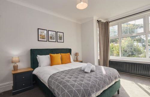 Cosy 3-Bedroom House in Seaham - Street Parking - Photo 21