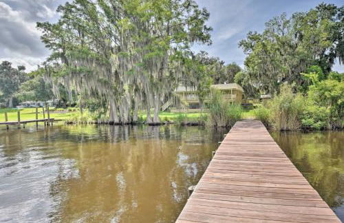 Waterfront Welaka Escape with Private Docks! - Foto 28