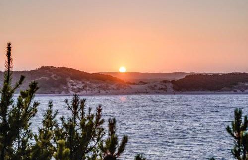 Riverfront! Family Friendly, Hot Tub, Fire Pit, EV - Foto 7