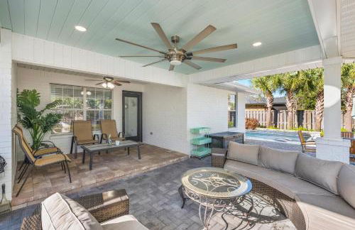Beautiful Pet Friendly Home! Tropical Pool, Optional Golf Cart & Pool Heat, Minutes to Beach - Foto 50
