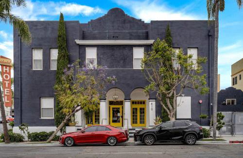 The Neon Elm Hotel - Foto 41