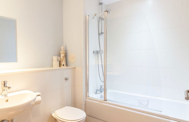 Modern Two Bedroom Apartment - Foto 16