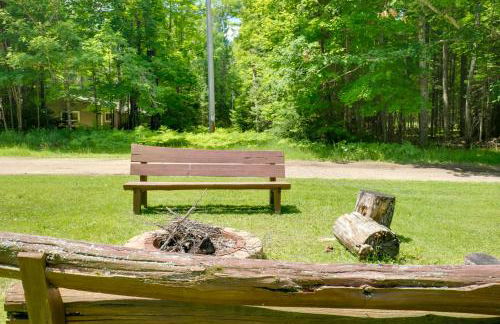 South Twin Lake Cabin with Dock, Steps to Water - Foto 19