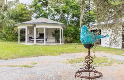 Entire Home with Air Hockey and Firepit - Photo 5