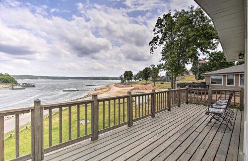 Lakefront Afton Cottage with Deck Walk to Boat Ramp - Foto 1