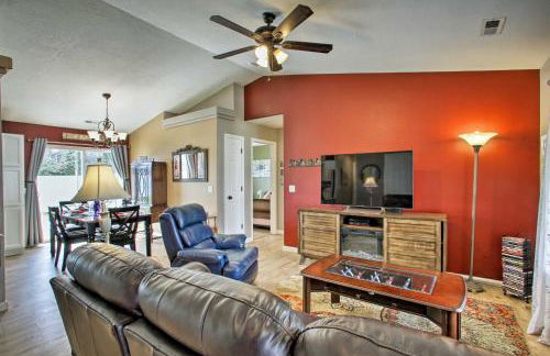 Cozy Getaway with Yard and Patio 4 Mi to Hayden Lake! - Foto 1