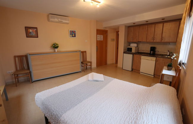 Royal Inn Aparthotel - Photo 6