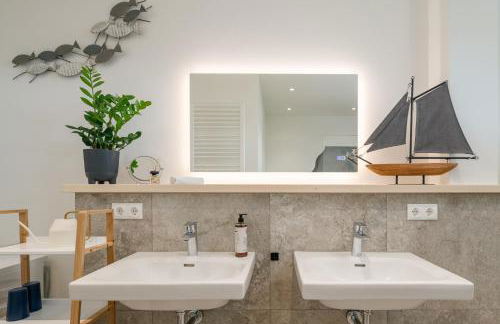 FENJOY Ferienapartments am Chiemsee - Balkon - BBQ - Foto 16