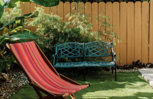 Serene Silver Lake 1 bedroom 1 bathroom Back house With Private Backyard - Photo 33