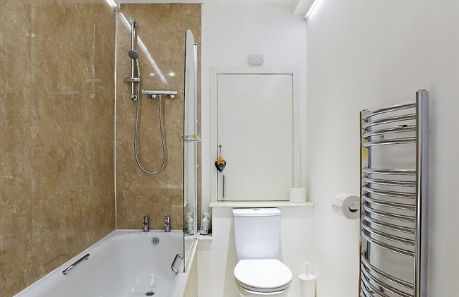 Crieff Armoury Luxury Self Catering Apartment - Foto 67