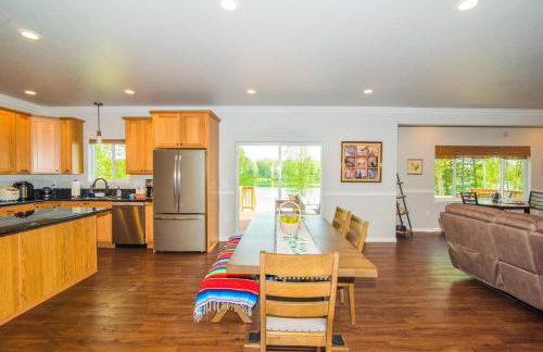 Serene Four Bedroom Lakefront Home - Foto 5