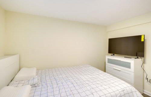 1 Mi to Metro DC Area Apt with Fenced Yard! - Foto 13