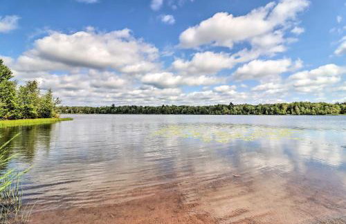 Walk to Lake Game Room Getaway in Pocono Summit! - Foto 2