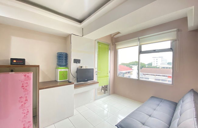 Roomy 2BR Apartment at Jarrdin Cihampelas Apartment - Foto 14