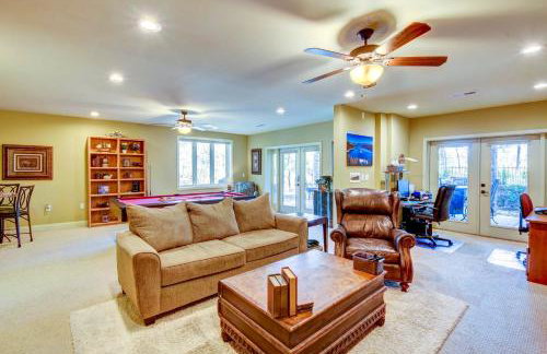 West Union Townhome with Patio and Lake View - Foto 26