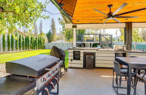 Backyard Oasis with Hot Tub and Views Weaverville Gem - Foto 27