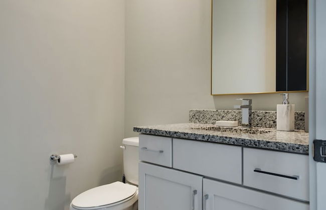 Harmony Highrise - Photo 17