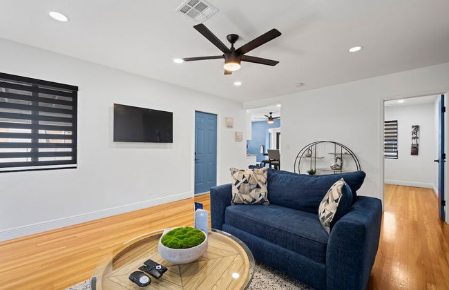 Stunning 3 Bd Pool House w Enchanting Water Views - Foto 25