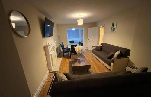 Big new house! 5BDR, sleeps 13, with parking - Foto 23