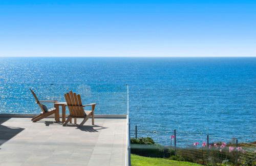 Distinguished Oceanfront Point Estate with Iconic Beach Mountain Vistas - Foto 54