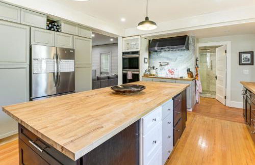 Historic Bar Harbor Home about 2 Blocks to Main St! - Foto 8