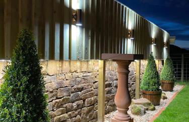 Courtyard Cottage - Photo 16