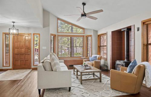 2 Living Rooms Fires Quick Drive Downtown - Foto 7