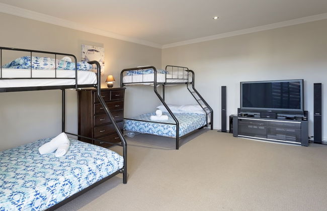 Khione 1 - Modern & spacious with views towards Lake Jindabyne & the mountains beyond - Foto 6