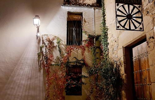 Casa Leyendas de Cáceres - en plena zona monumental - Foto 33