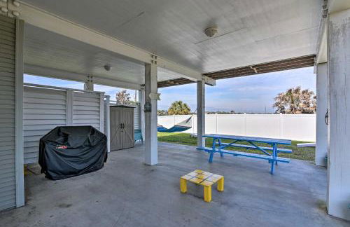 Walk to Galveston Beach Pet-Friendly Home with Deck - Foto 29