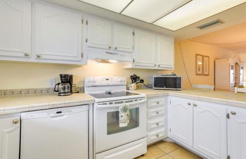 Oceanfront Cocoa Beach Condo with View Walk to Pier - Foto 5