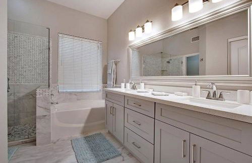 HOLLYHOCK - Pet-Friendly 4BR Heated Pool & Near Golf - Foto 7