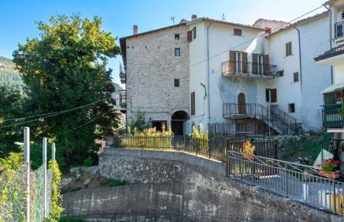 Lovely Apartment In Caramanico Terme - Photo 7