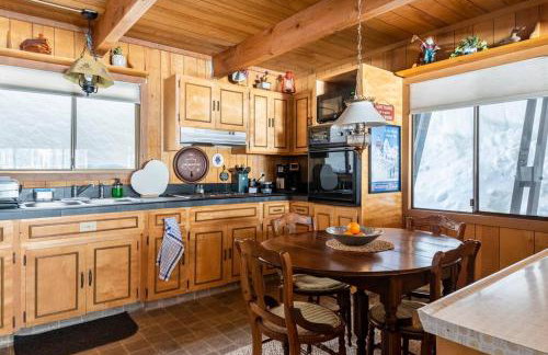 Quaint Cabin in Serene Lakes - Close to Skiing! - Foto 27