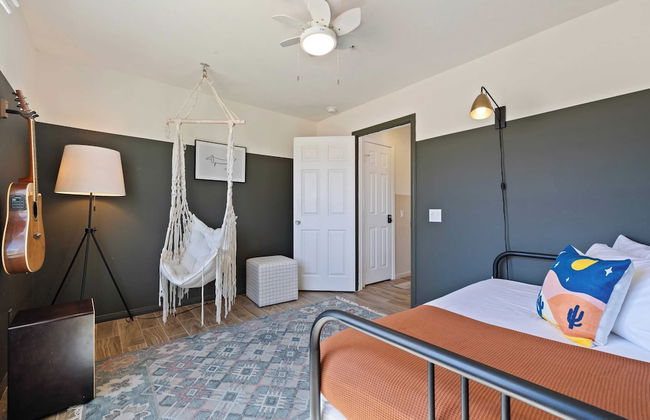 Casa De Kota by Avantstay Pool, Firepit, & Games Secluded & Chic - Photo 27