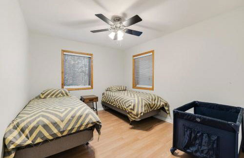 Mansion in the Hills with Pool - Foto 17