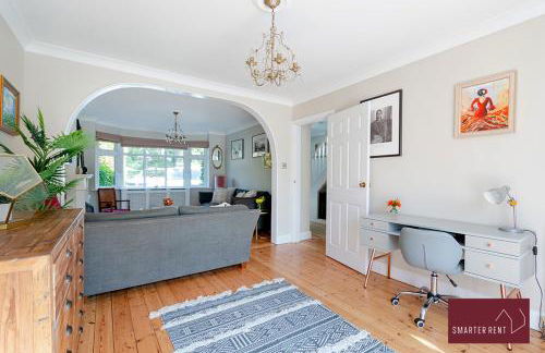 Maidenhead - 4 Bedroom House With Driveway & Garden - Foto 7