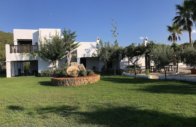 Lush Farmhouse in Sant Miguel de Balansat with Hot Tub & Private Pool - Foto 37