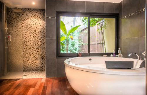 Japanese-Inspired Villa Facing Pic Saint-Loup - Foto 19