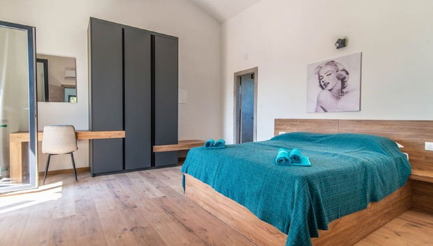 Villa With Swimming Pool and Outdoor Kitchen - Foto 5, Zimmer