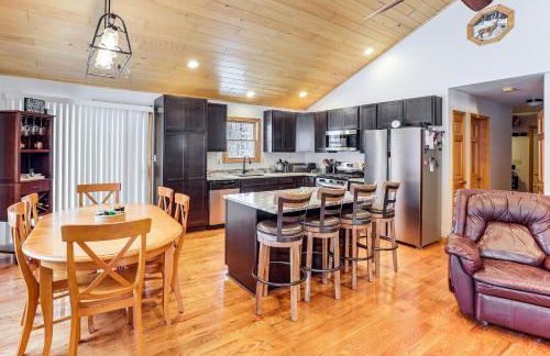 Ski, Hike and Ride On-Site 80-Acre Retreat in Boon - Foto 7