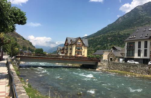 Luchon Holidays, parking, wifi, balcon, cave, T3 8 personnes - Photo 31