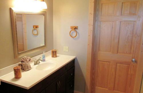 Scenic Vacation Cabin with 360° Mountain Views near Yellowstone National Park in Madison River Valley, Montana - Foto 23